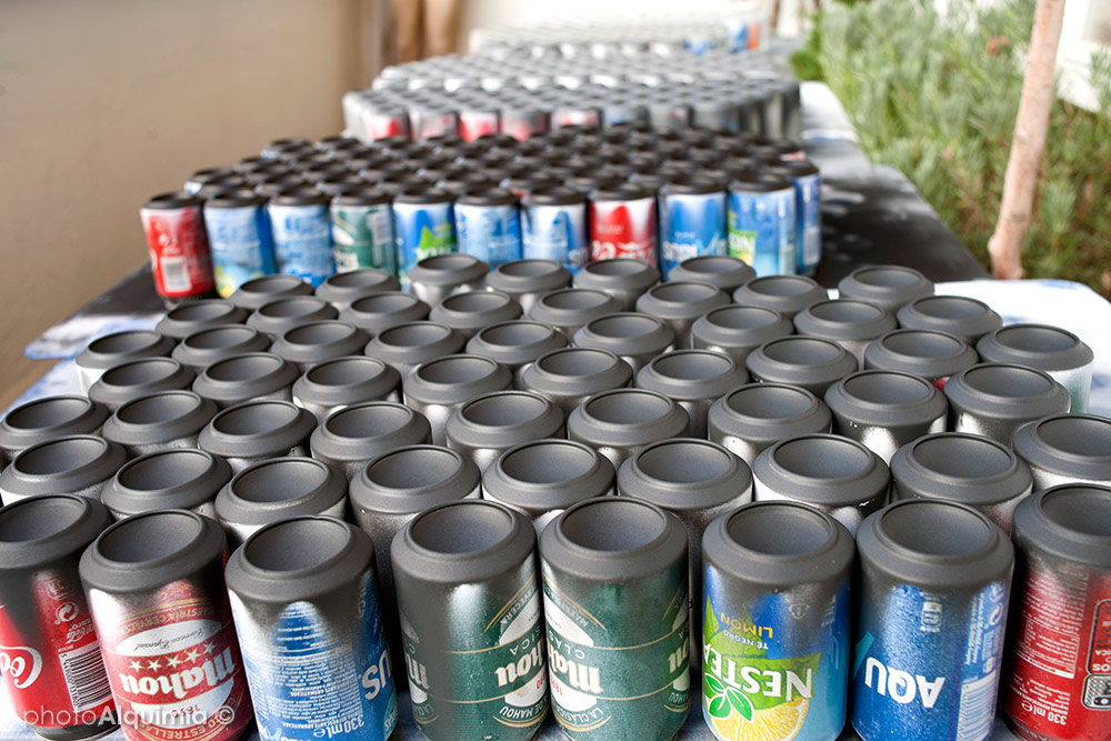 Pixelata, Mural de street art urbano realizado con latas de bebida recicladas en Carabanchel