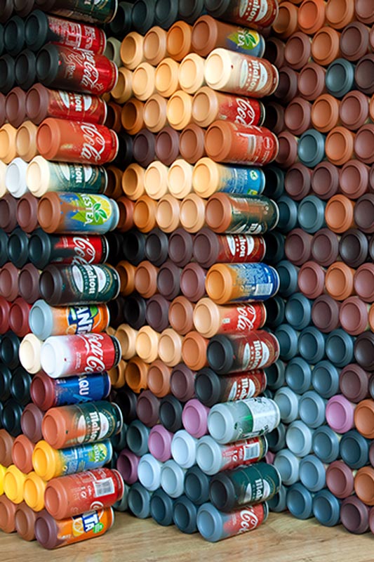 Pixelata, Mural de street art urbano realizado con latas de bebida recicladas para el Ayuntamiento de Fuenlabrada