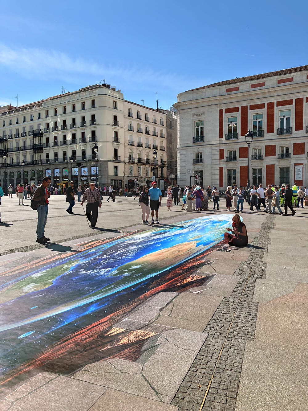 Mural anamorfico 3d realizado por photoAlquimia en Puerta del Sol para Fundacion Canal
