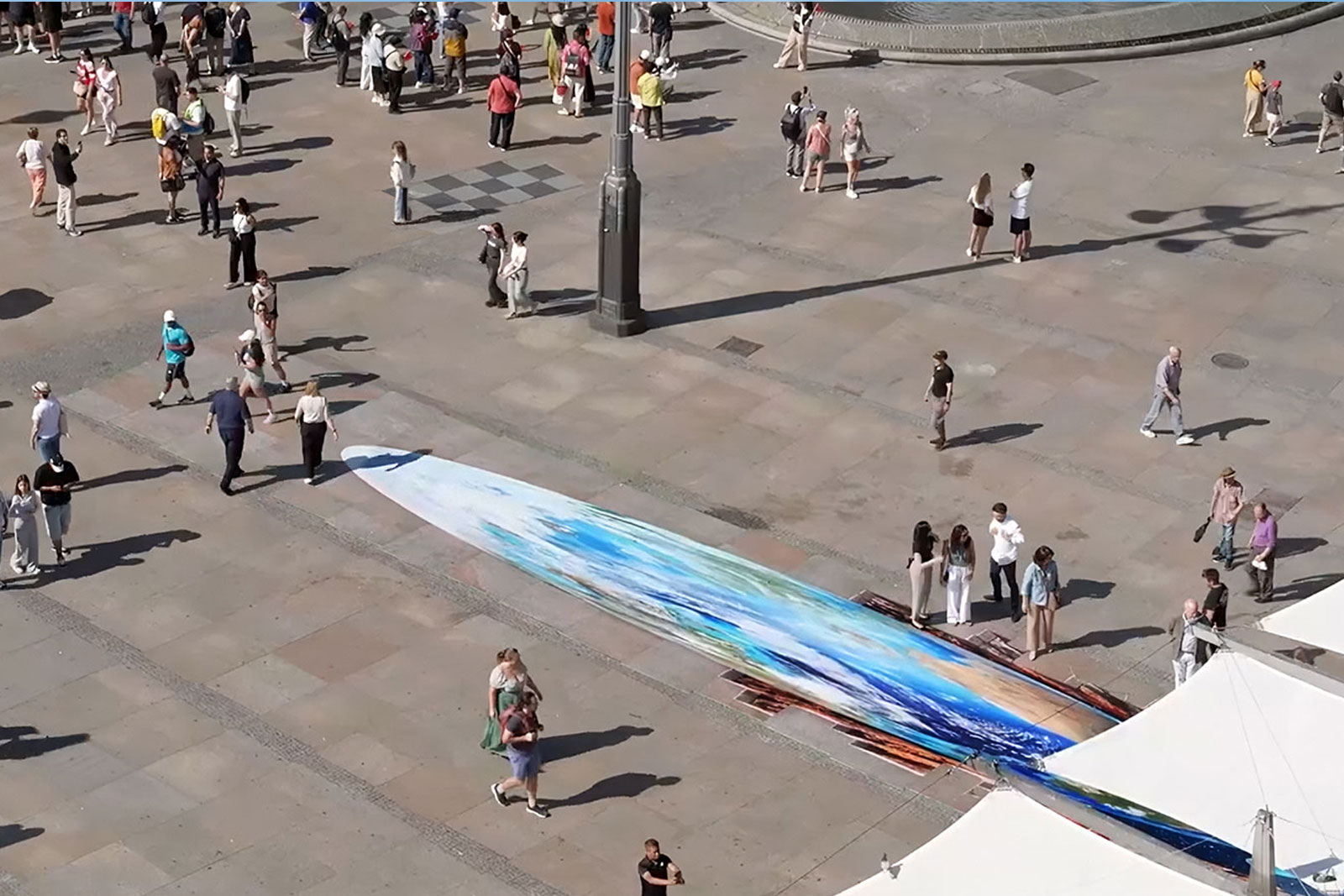 Mural anamorfico 3d realizado por photoAlquimia en Puerta del Sol para Fundacion Canal